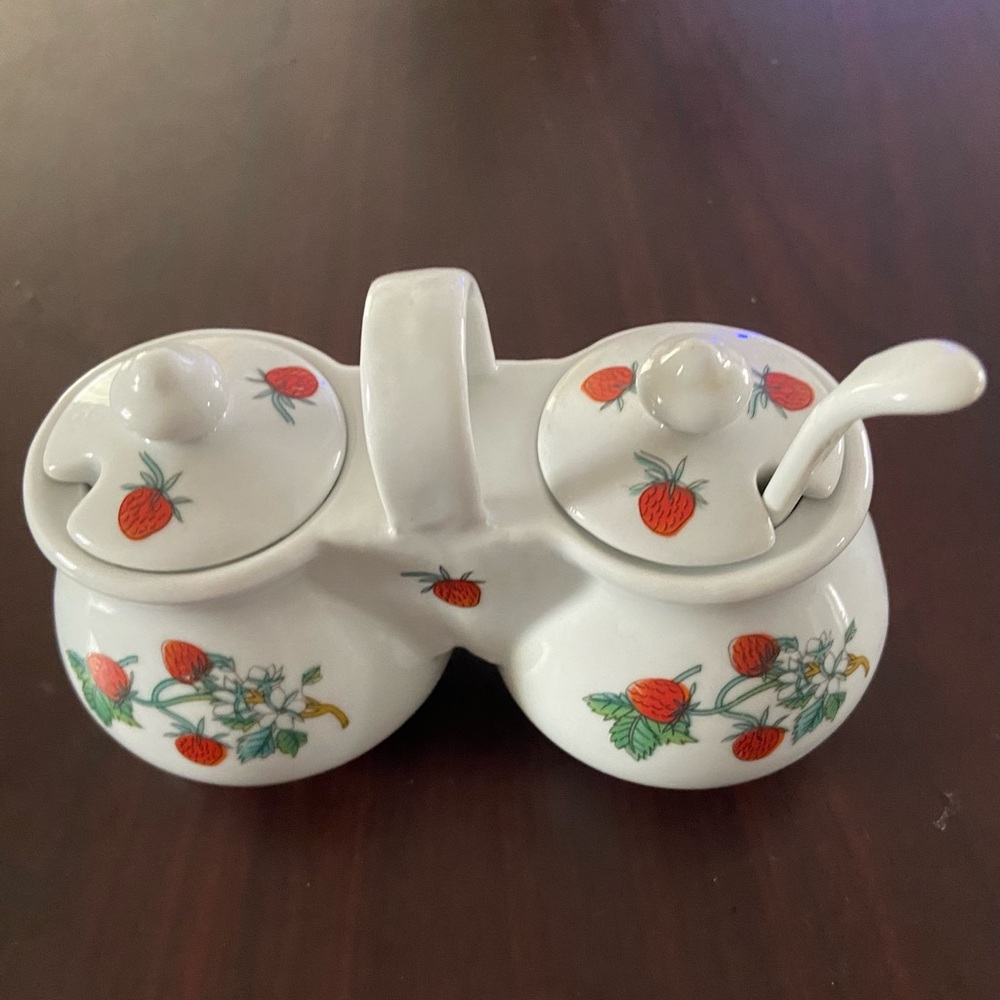 Vintage 1994 cream and sugar jar
